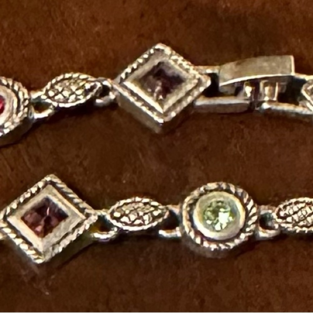 Contemporary Rhinestone bracelet - Picture 5 of 7
